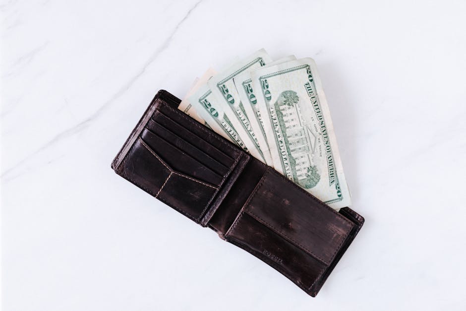Best Wallets Reddit Men Recommend for 2024 Durability and Style