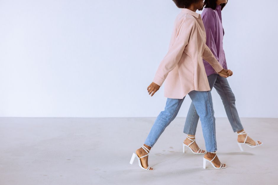 Comfortable Walking Sandals: How to Pick Walking Sandals That Don’t Look Like Orthopedic Shoes