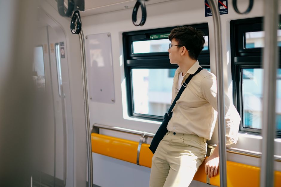 Ministry Of Supply Vs Athleta Performance Workwear: Ministry of Supply vs. Athleta: Which Performance Workwear Wins for the Hybrid Office?